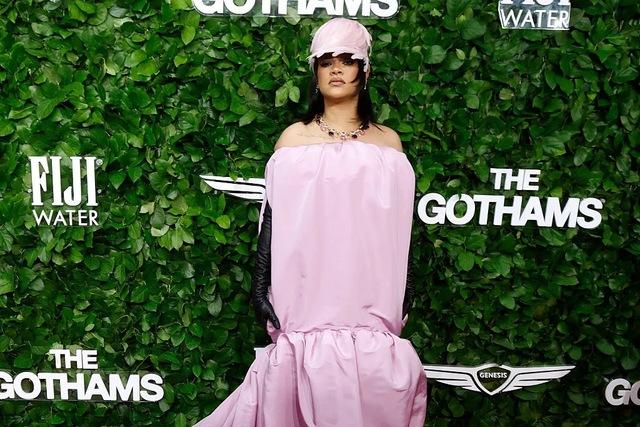 Rihanna’s Bold Fashion Statement at the 2025 Gotham Awards: A Moment That Divided Opinions